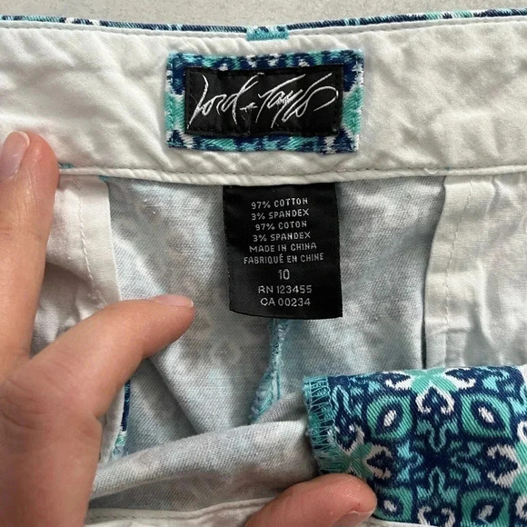 Lord & Taylor/ Shorts/ Patterned/ Size  US 10 - Picture 7 of 9
